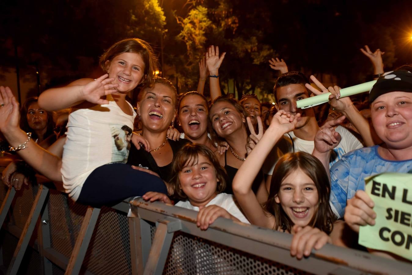 Pablo Alborán congrega a miles de fans en Murcia