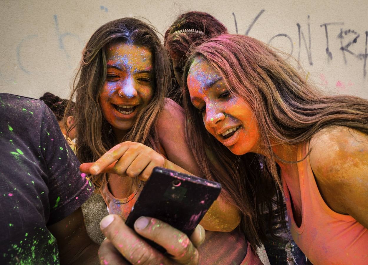 Polvos para dar color a la fiesta en Redován