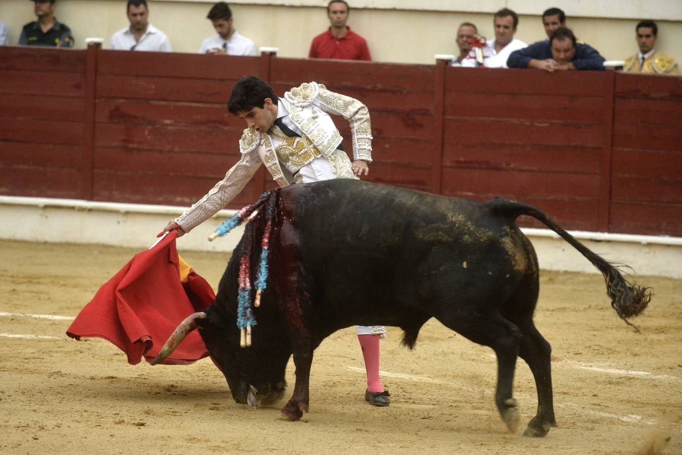 Antonio Puerta corta cuatro orejas y un rabo en la corrida de Abarán