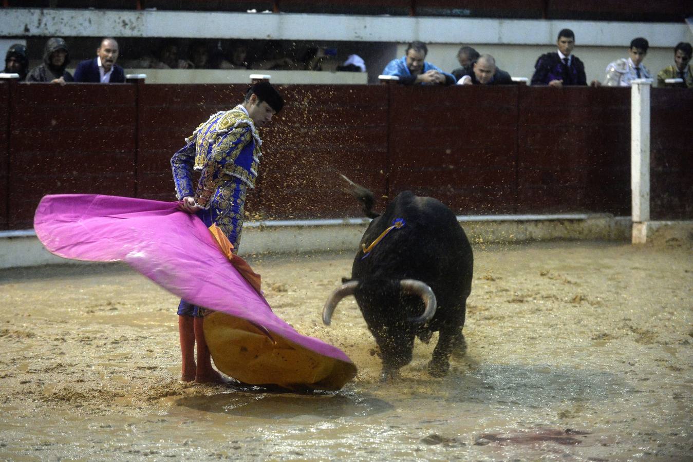 Antonio Puerta corta cuatro orejas y un rabo en la corrida de Abarán