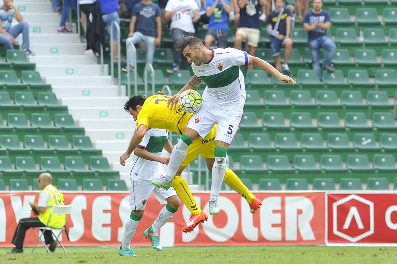 Partido entre el Elche y el Oviedo