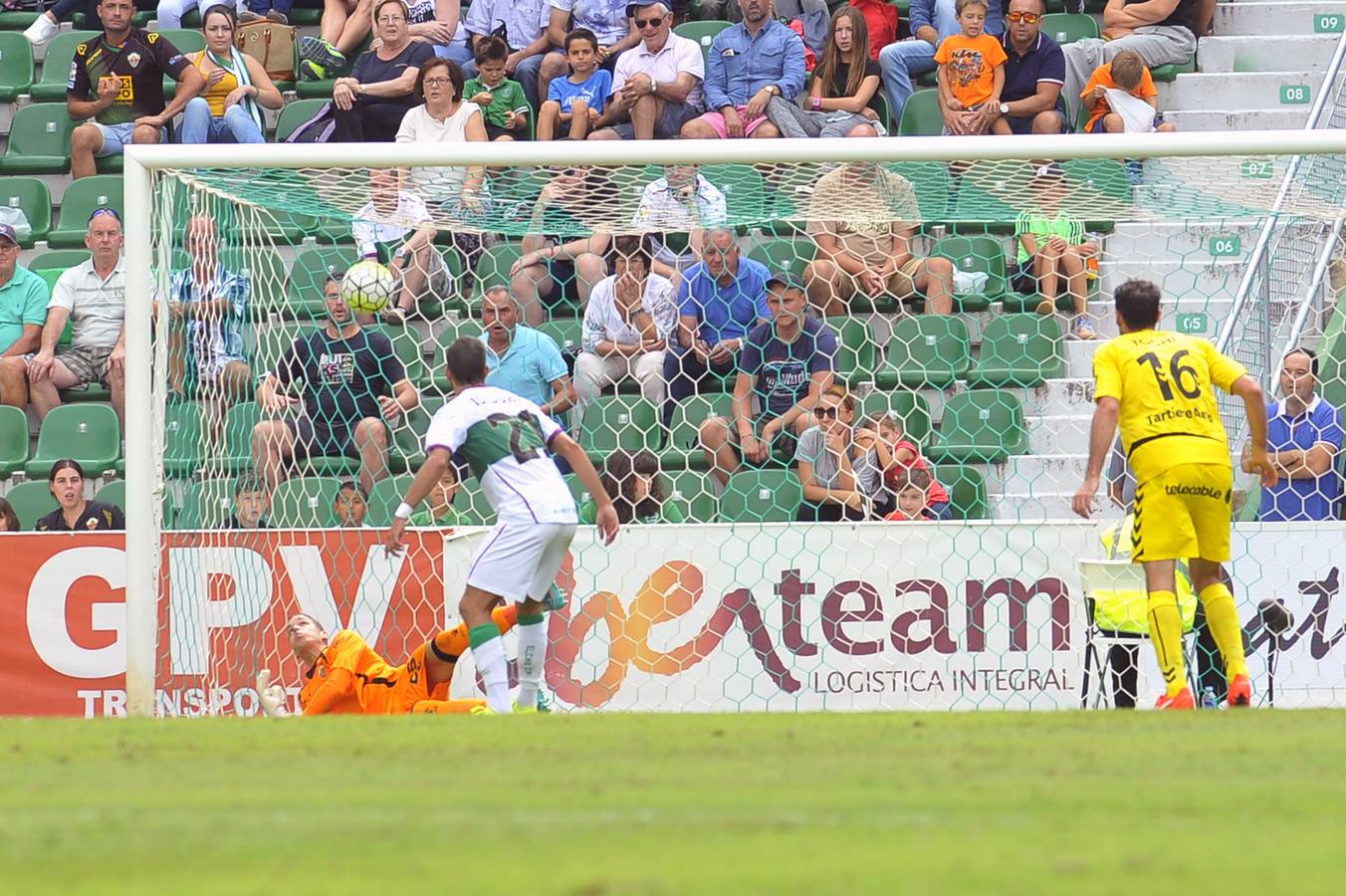 Partido entre el Elche y el Oviedo