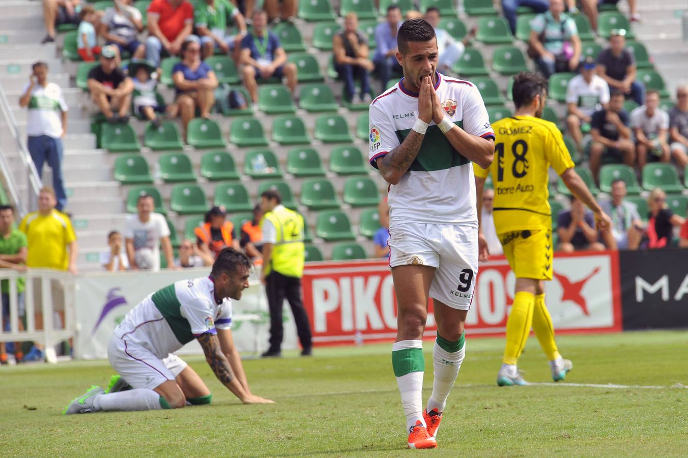 Partido entre el Elche y el Oviedo