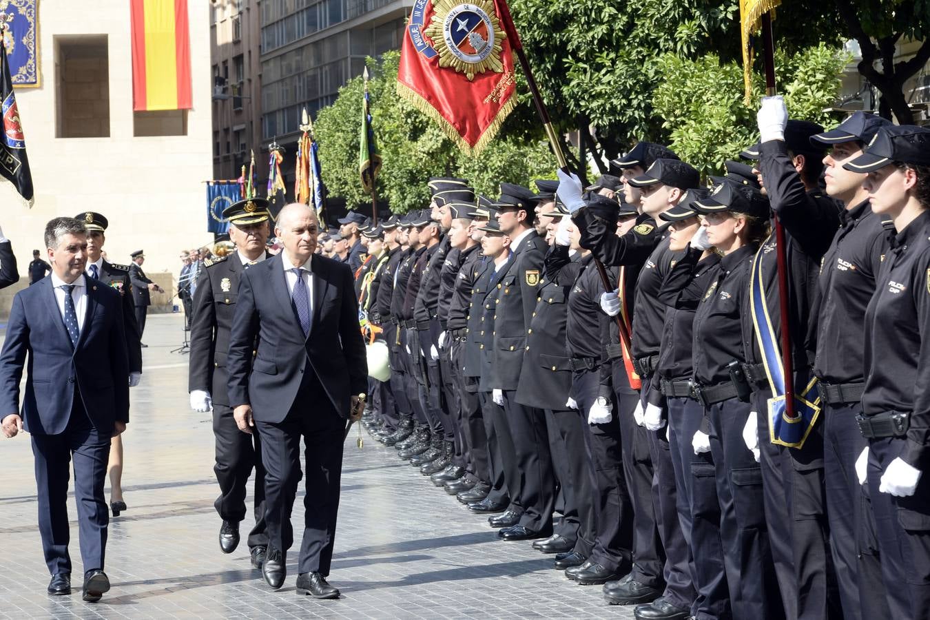 El ministro Fernández Díaz preside el acto central del Día de la Policía