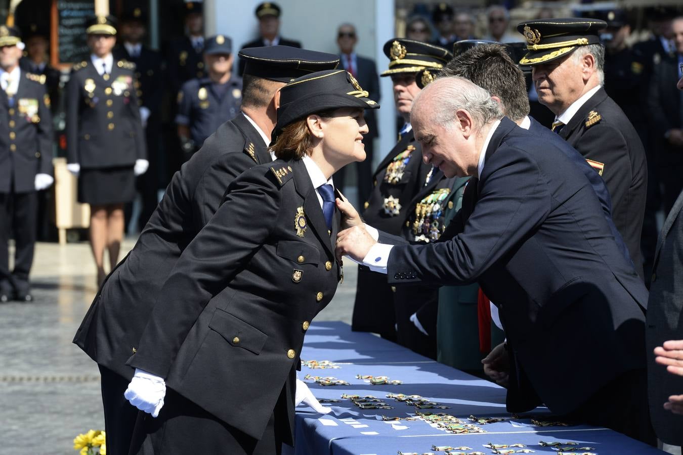 El ministro Fernández Díaz preside el acto central del Día de la Policía