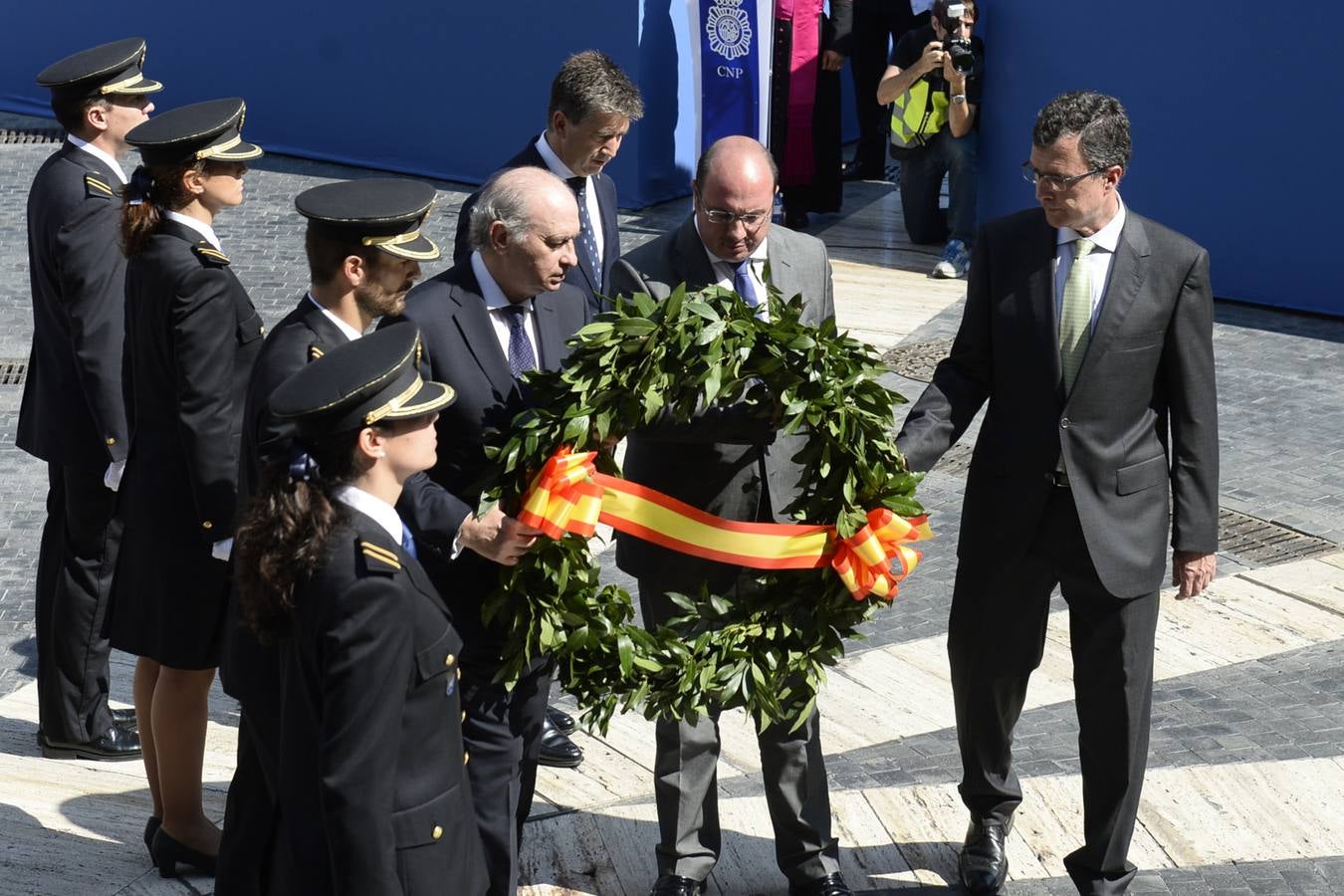 El ministro Fernández Díaz preside el acto central del Día de la Policía