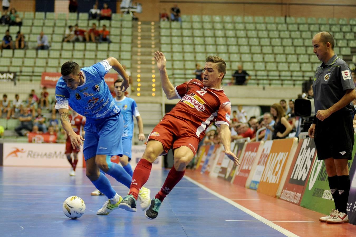 Las mejores imágenes del choque entre ElPozo Murcia y el Peñíscola