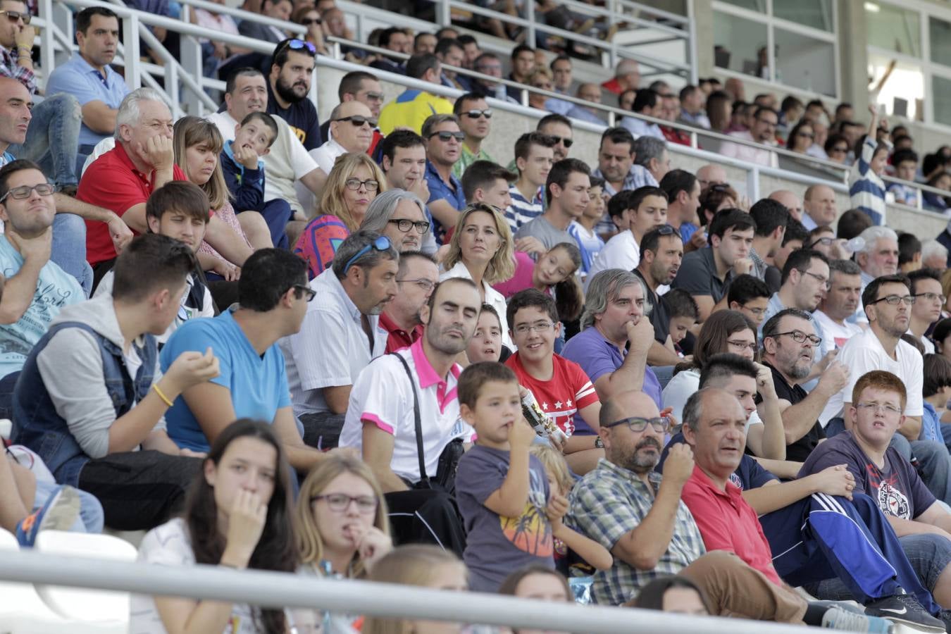 Las mejores imágenes del choque entre La Hoya y el Cádiz