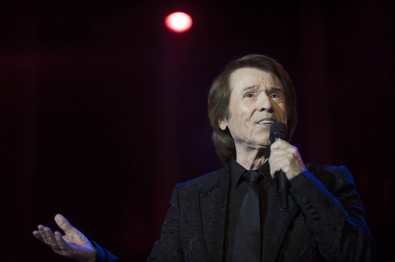 Raphael suena a orquesta