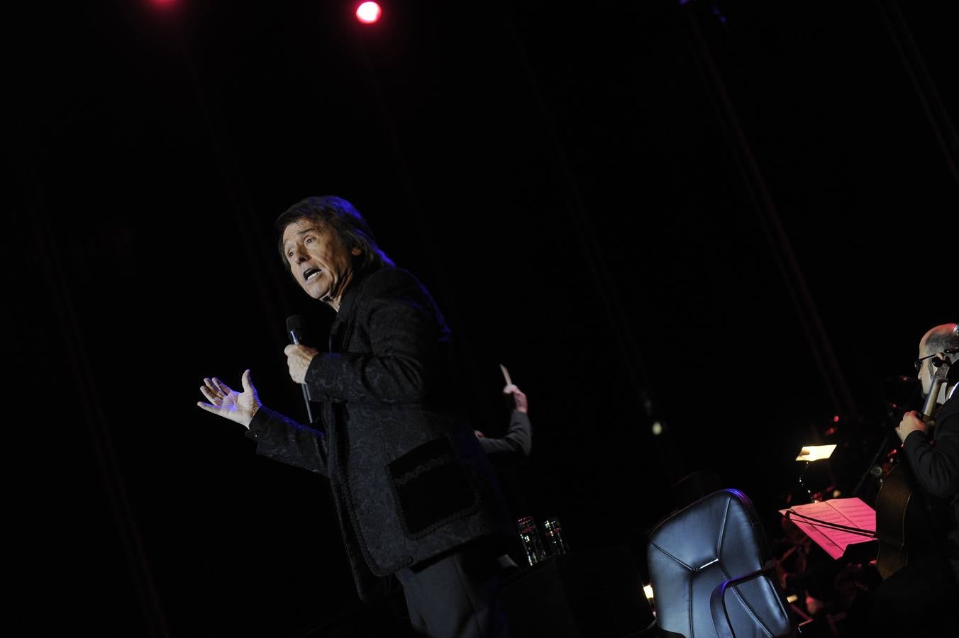 Raphael suena a orquesta