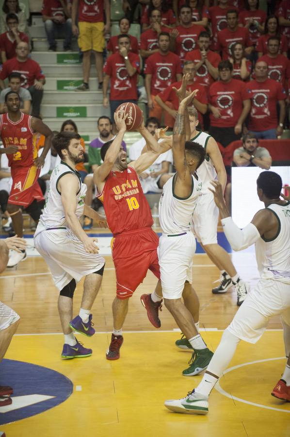 Los árbitros deciden el triunfo a favor de Unicaja (58-60)