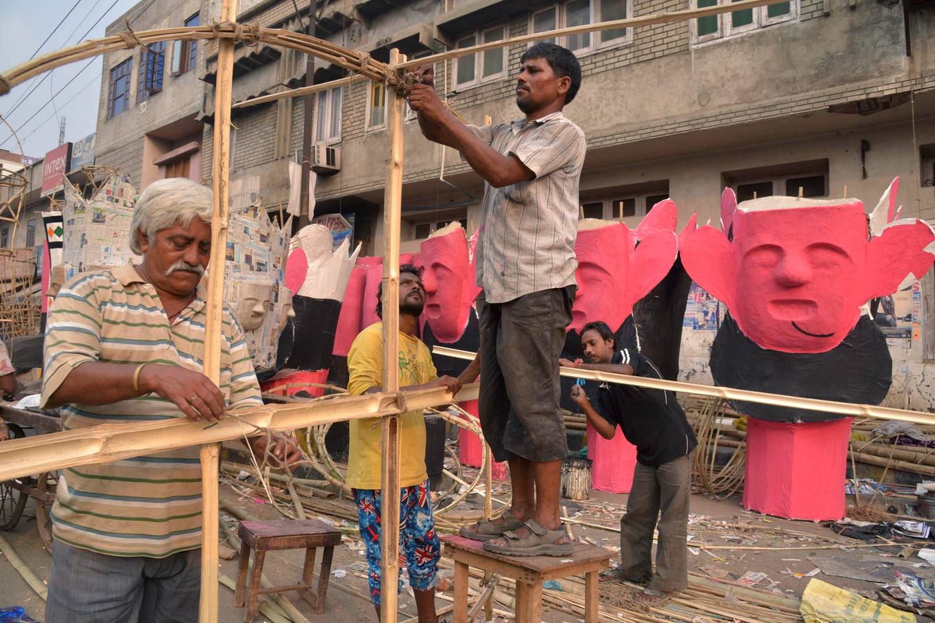 Ritmo y color en honor de Durga