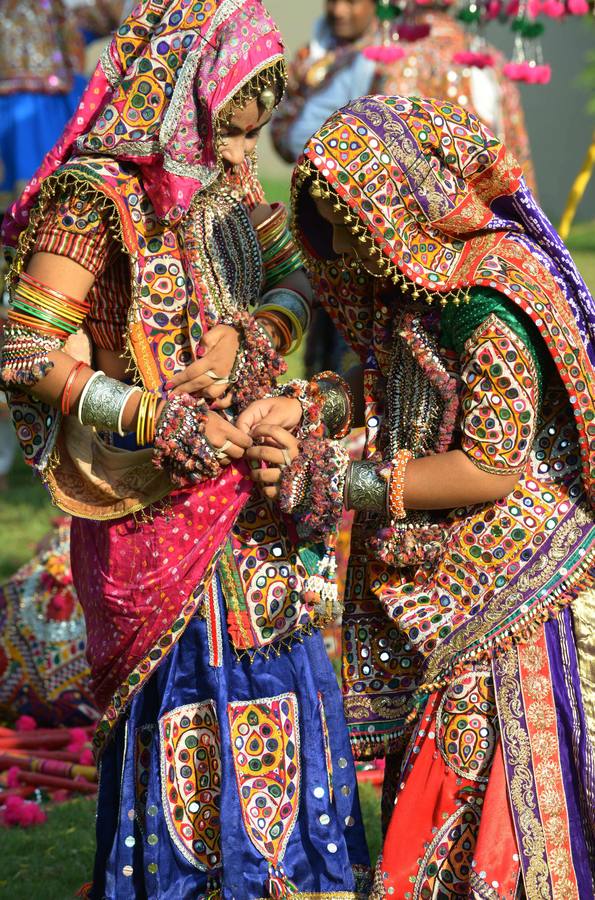 Ritmo y color en honor de Durga