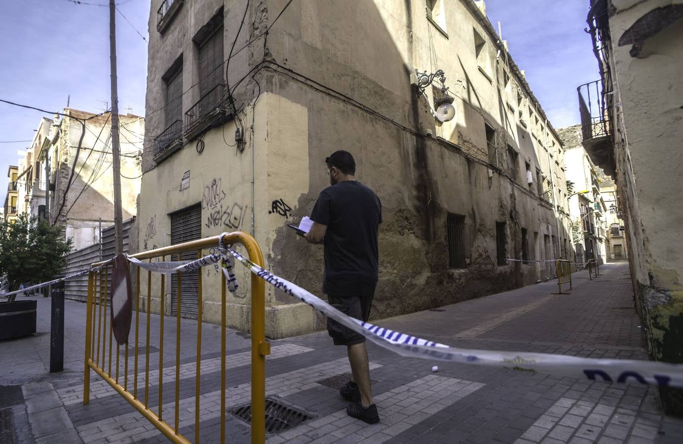 Las protecciones proliferan en el casco antiguo de Orihuela a causa de los desprendimientos por lluvias