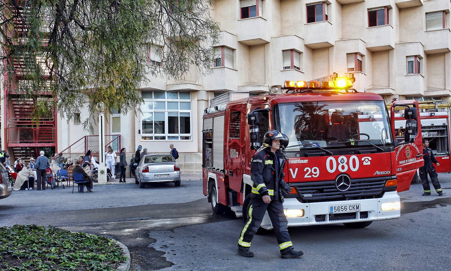 Desalojadas 150 personas de una residencia de ancianos por un incendio