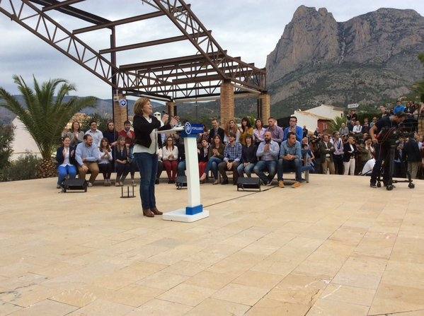 Mariano Rajoy clausura un acto en Finestrat y pasea por Calpe