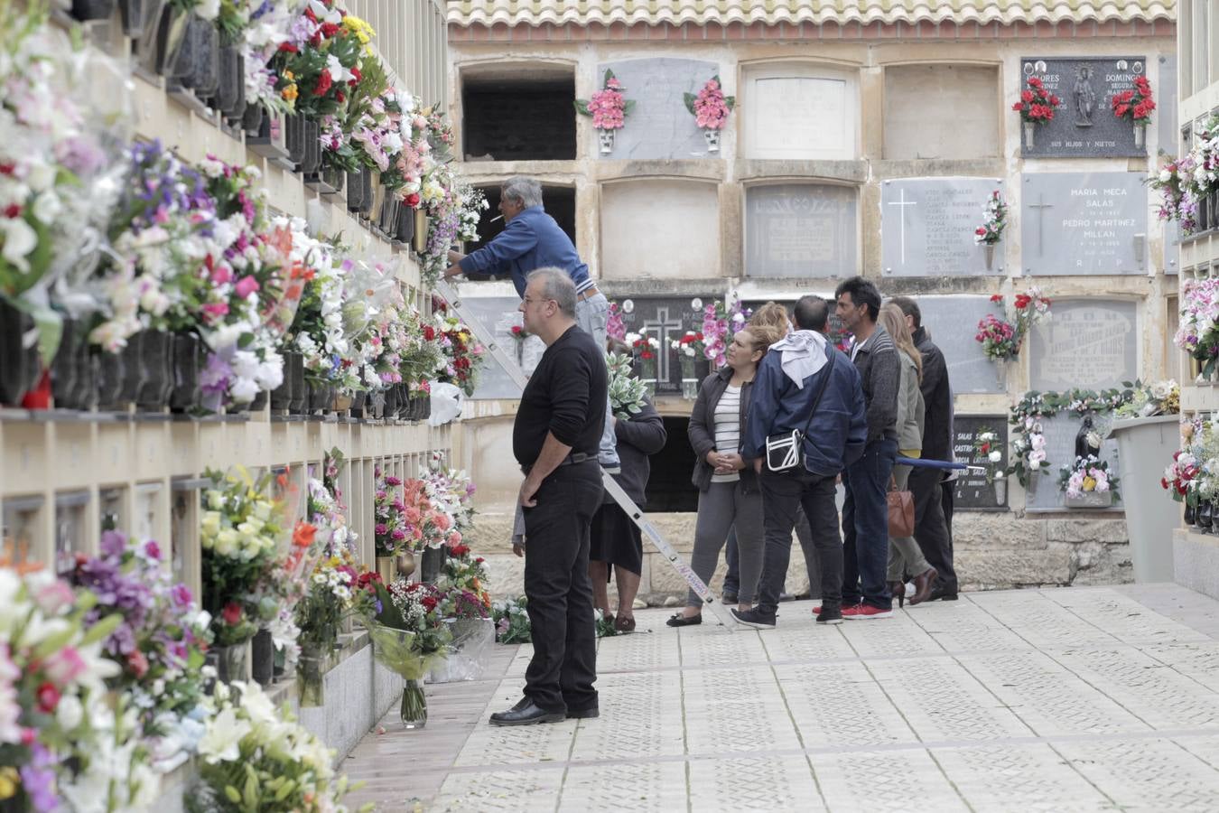 La Región recuerda a sus difuntos