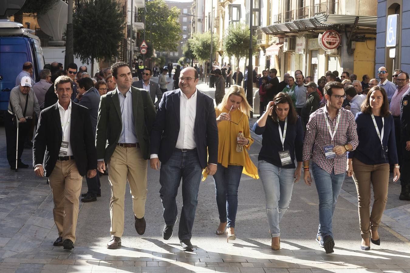 Rajoy se da un baño de masas en Lorca