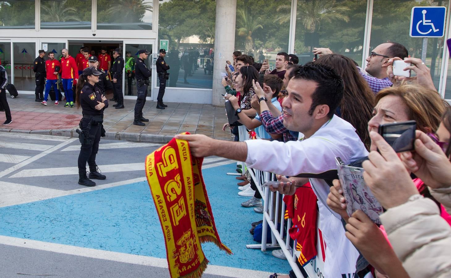 La selección española llega a El Altet