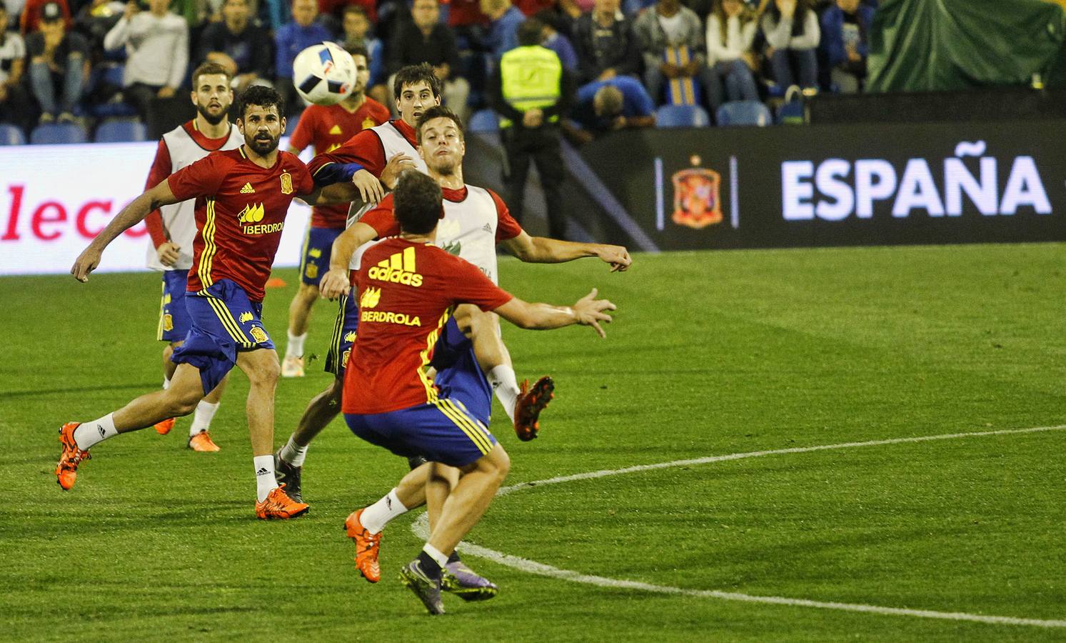 La selección española entrena en el Rico Pérez (II)