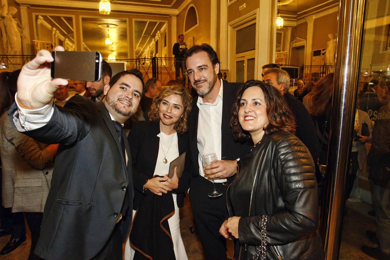 Cóctel tras la gala de los VII Premios Web de Alicante (I)