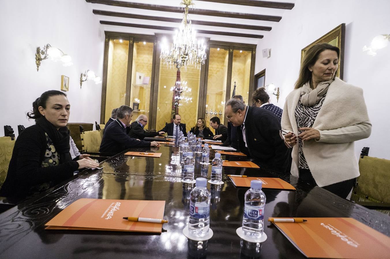 Los Moros y Cristianos de Orihuela inician el camino para lograr el Interés Turístico Nacional