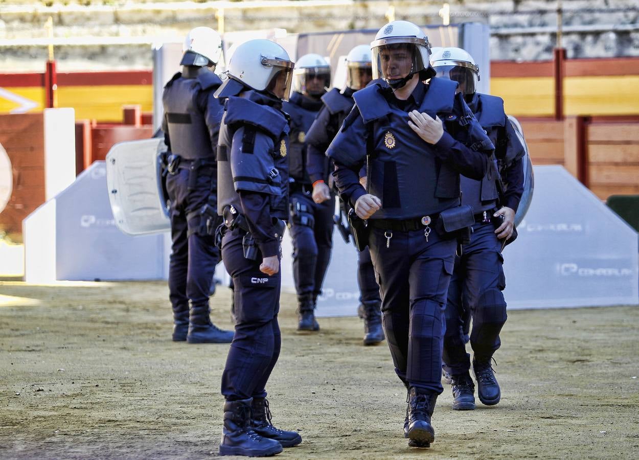 Cinco mil personas acuden a la jornada de recogida de juguetes en Alicante