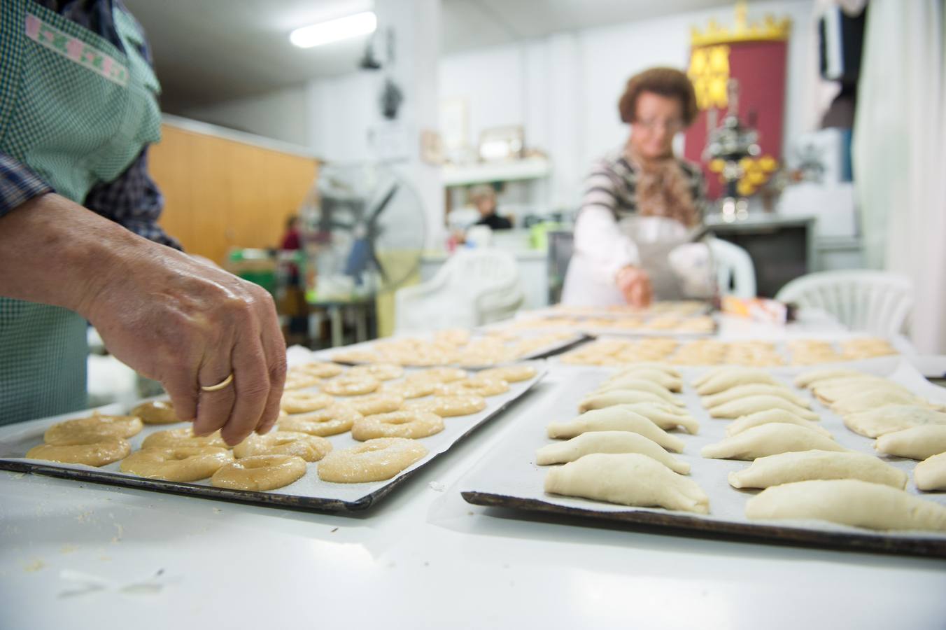 Tortas de Pascua y suspiros en la peña El Limonar
