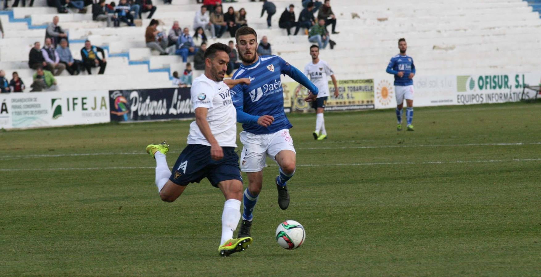 El UCAM, al acecho del líder (0-3)