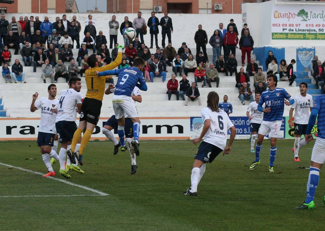 El UCAM, al acecho del líder (0-3)