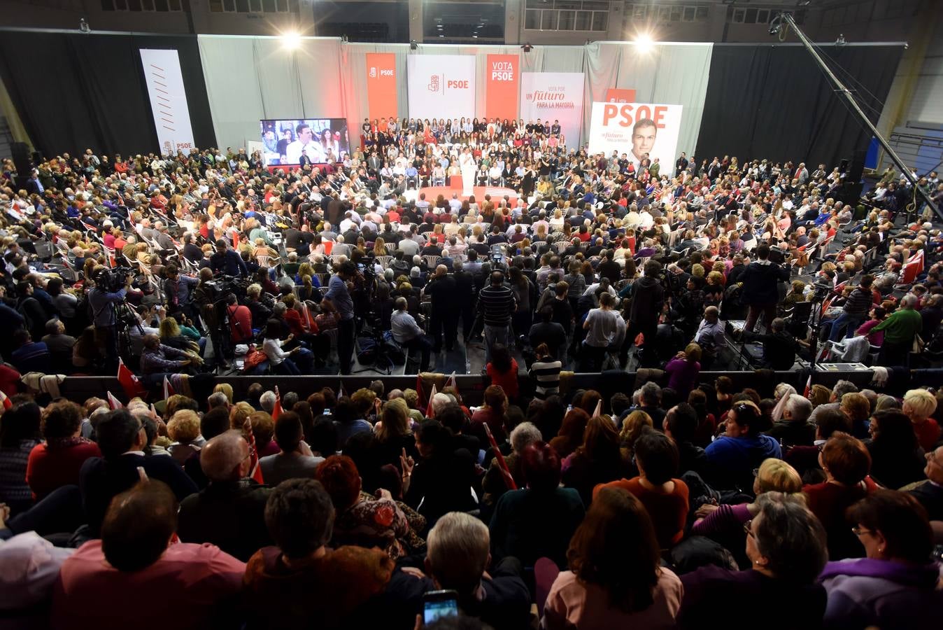 Pedro Sánchez, en Murcia: «En lo único que no ha recortado el PP es en corrupción»