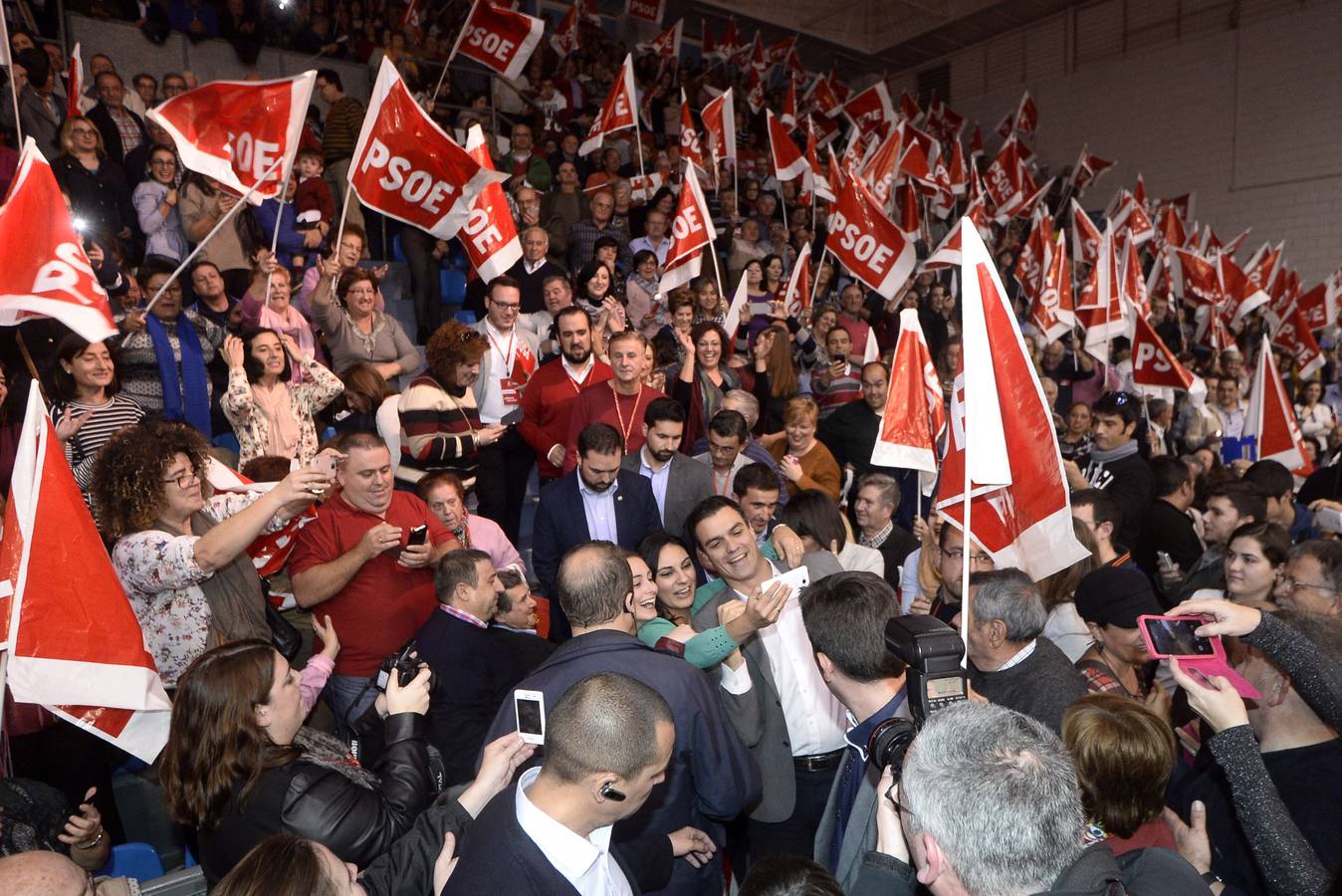 Pedro Sánchez, en Murcia: «En lo único que no ha recortado el PP es en corrupción»