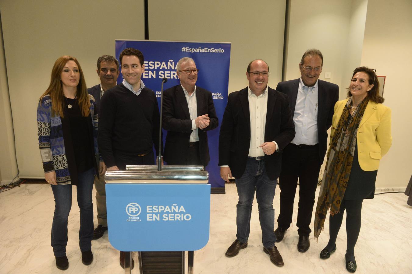 20 DE DICIEMBRE. El PP consigue una nueva victoria electoral en la Región, aunque se deja tres escaños en el Congreso de los Diputados y baja 24 puntos en porcentaje de votos.