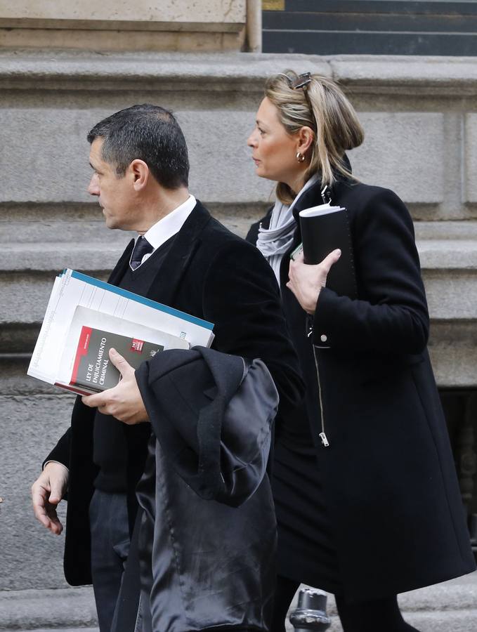 5 DE FEBRERO. La exdirectora del Instituto de Turismo de la Región, Mariola Martínez, antes de ser interrogada por el titular el magistrado Eloy Velasco, que instruye el 'caso Púnica' en la Audiencia Nacional.