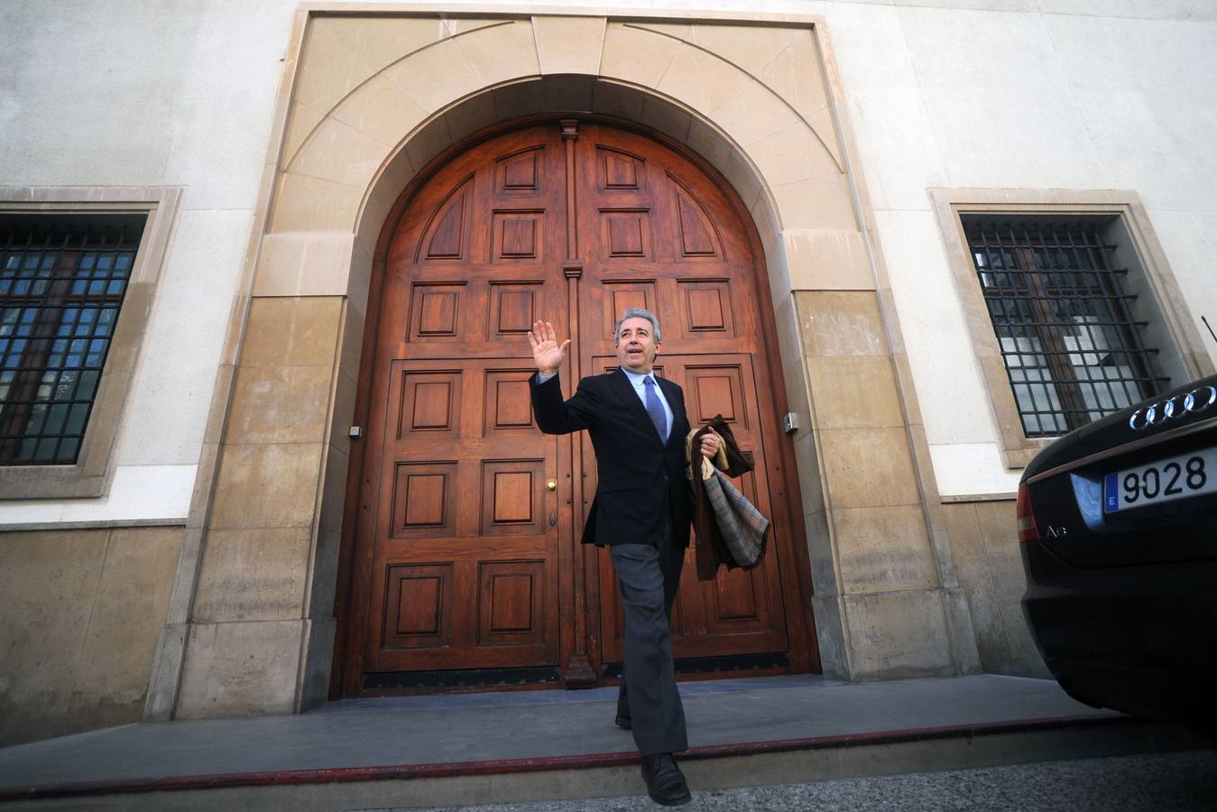 17 DE FEBRERO. El consejero Antonio Cerdá presenta su dimisión provocando la segunda crisis de gobierno en diez meses. a oposición interpreta la renuncia como «un regate» a la Justicia cuyo objetivo sería sacar el sumario de 'Novo Carthago' del TSJ, que ya imputó a Cerdá.