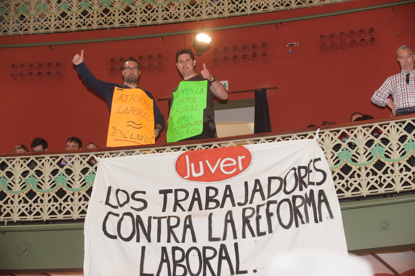 El Teatro Circo, abarrotado para ver a Pablo Iglesias