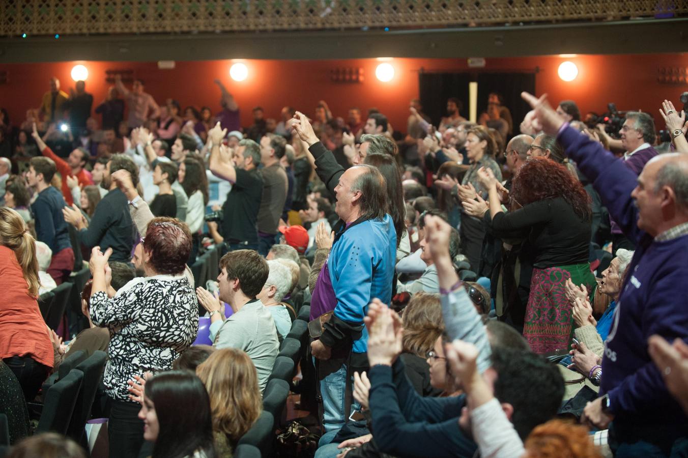 El Teatro Circo, abarrotado para ver a Pablo Iglesias