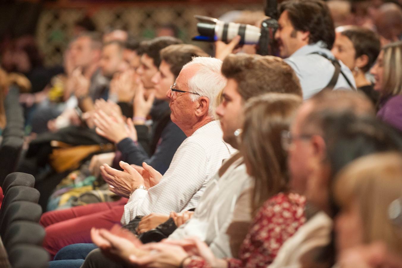 El Teatro Circo, abarrotado para ver a Pablo Iglesias