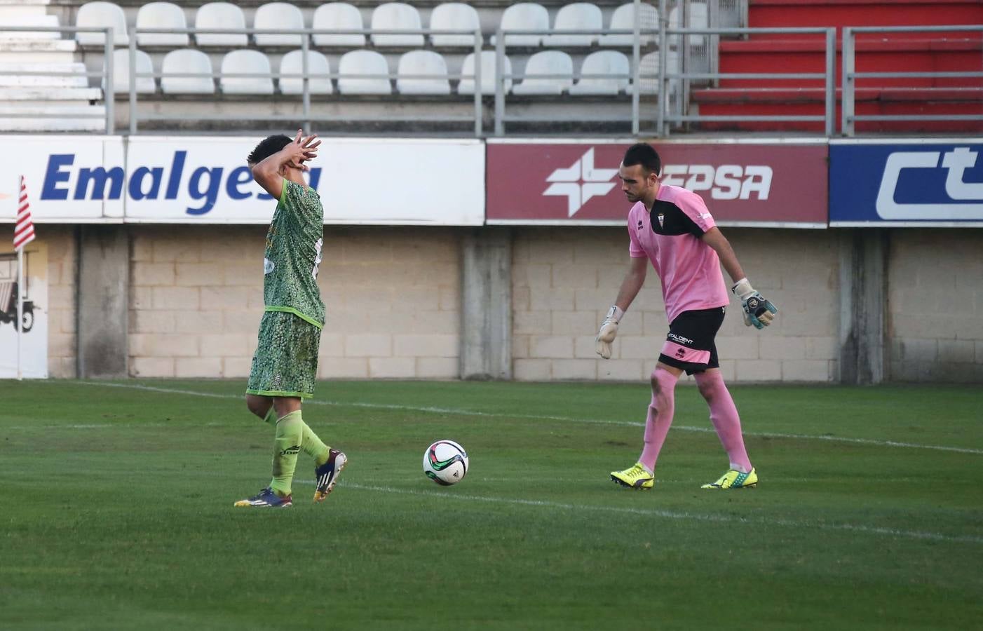 La Hoya se deja 3 puntos en Algeciras (2-1)