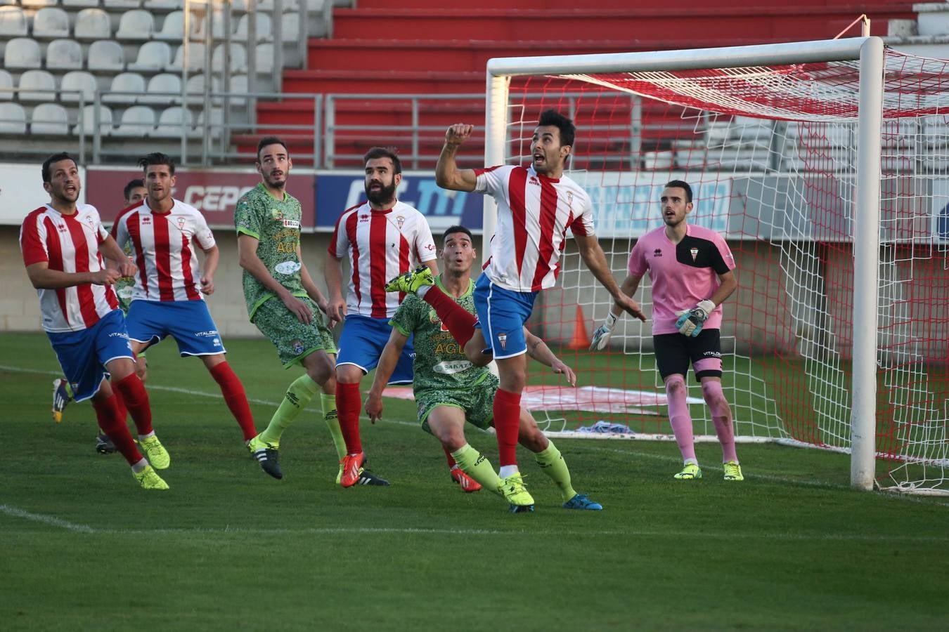 La Hoya se deja 3 puntos en Algeciras (2-1)