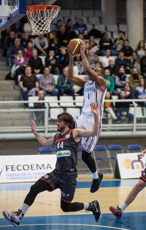 Las mejores imágenes del Lucentum-Covirán Granada (71 -65)