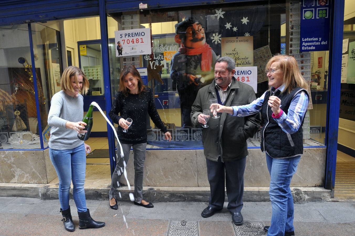 70481: Elche vende dos series de un quinto premio