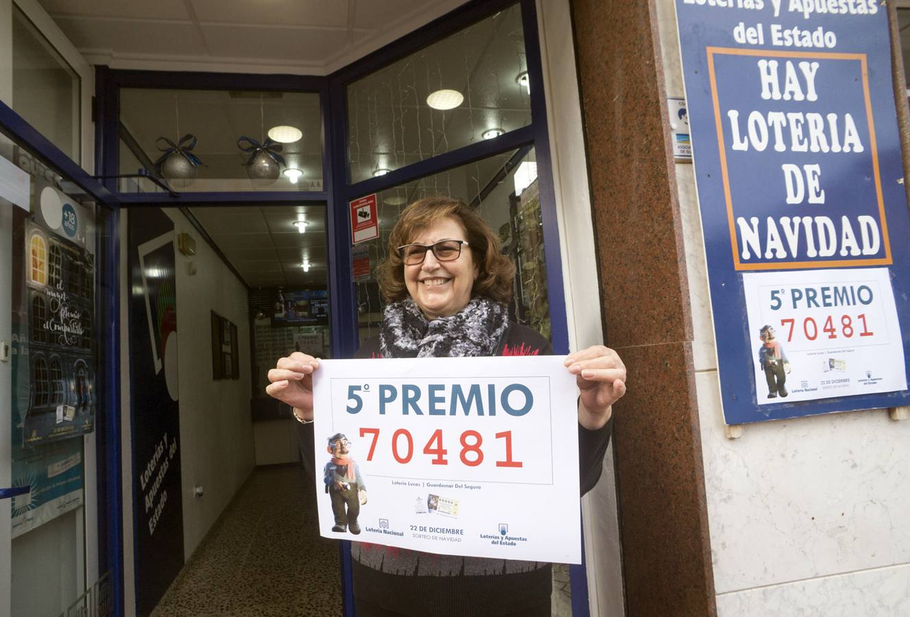 70481: Elche vende dos series de un quinto premio