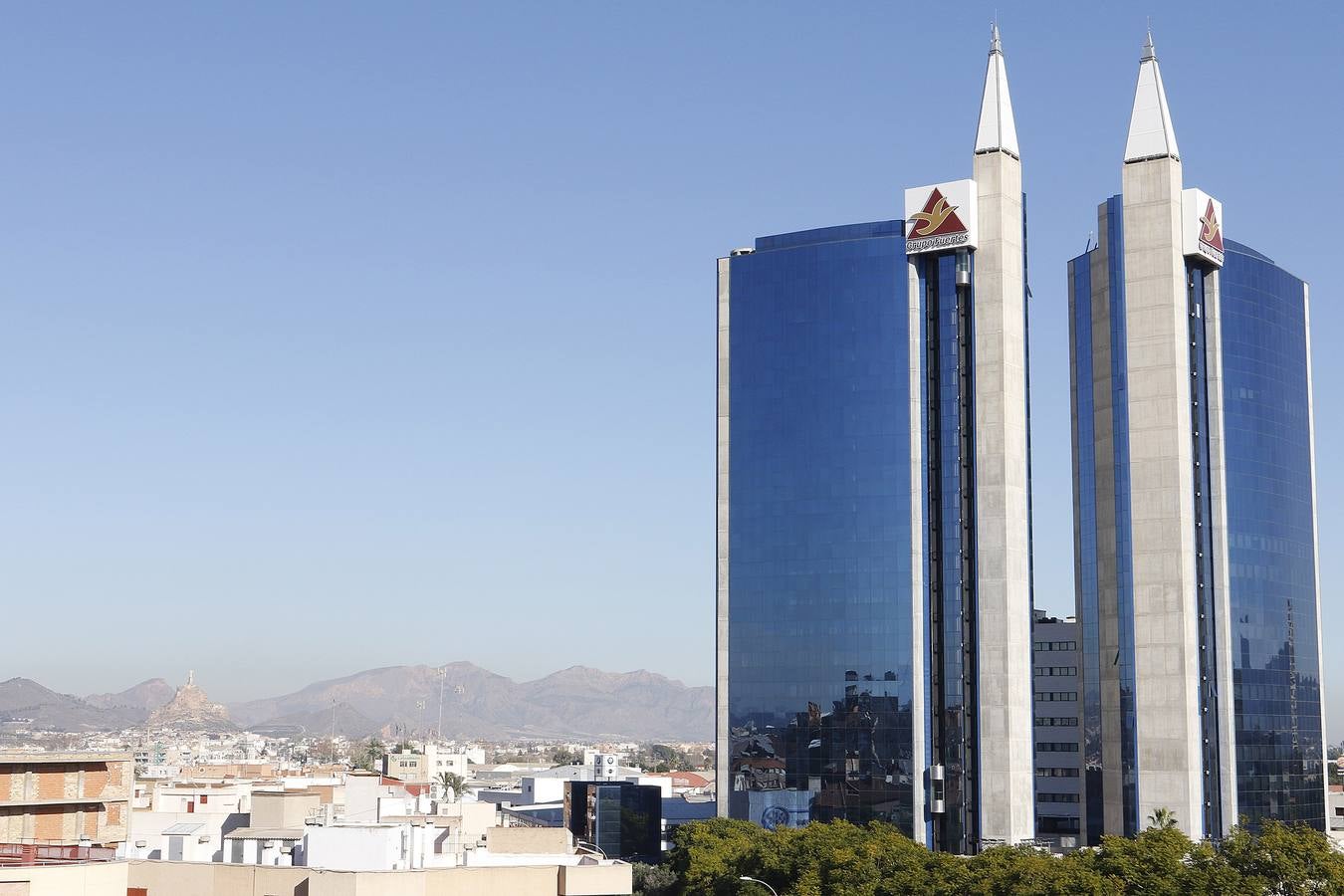 Las &#039;Torres Gemelas&#039; de Murcia cambian de imagen