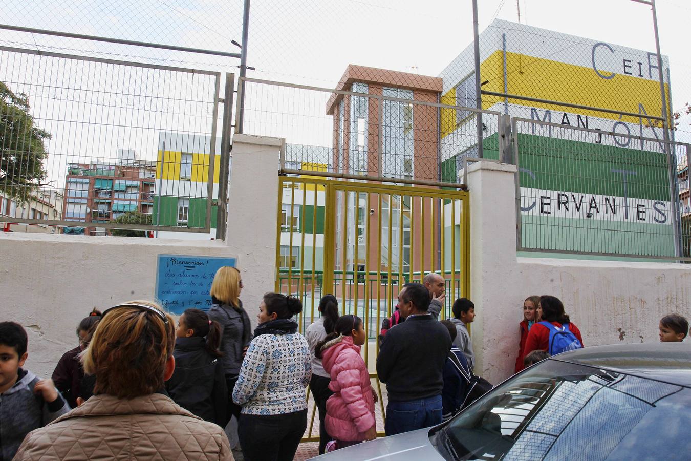 Los niños vuelven al colegio Manjón Cervantes tras siete años de &#039;exilio