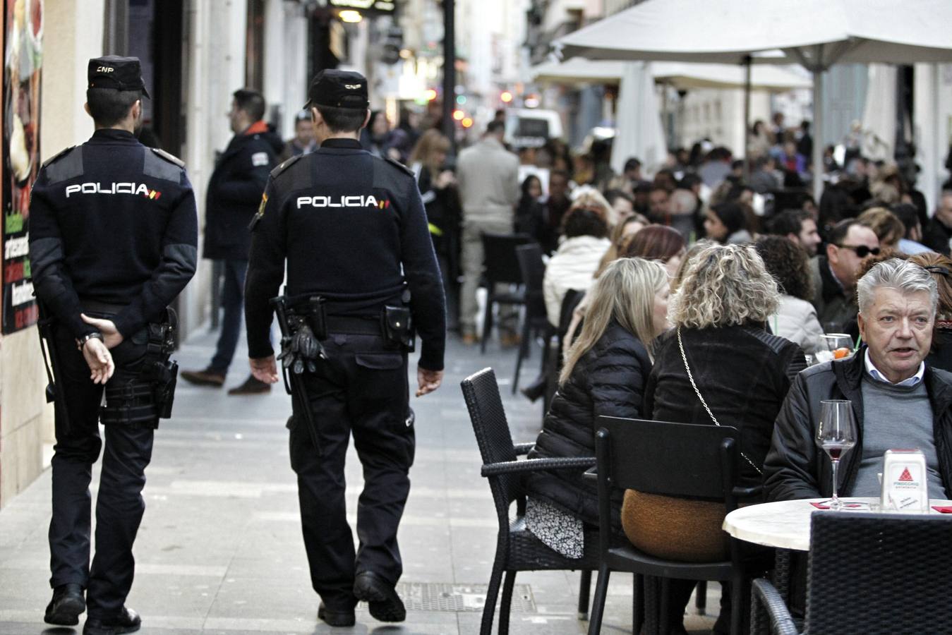 La presencia de la Policía Nacional rebaja los conflictos en la zona del &#039;tardeo&#039;