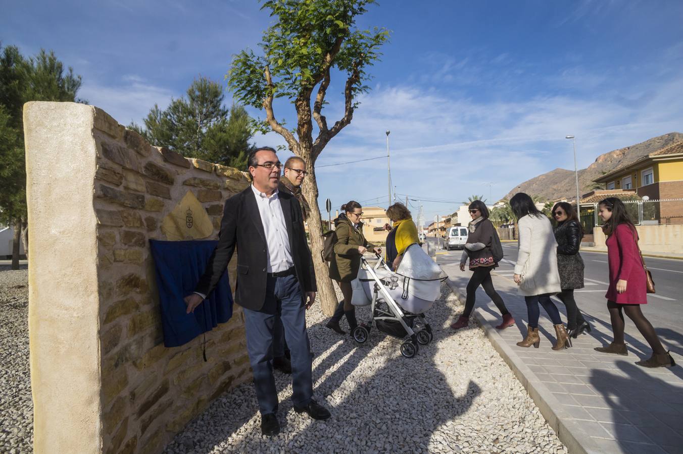 El PP acondiciona una zona verde con pista deportiva en la zona residencial de Redován