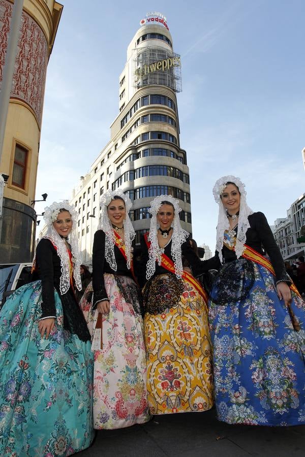 La fiesta de la provincia recorre el centro de Madrid