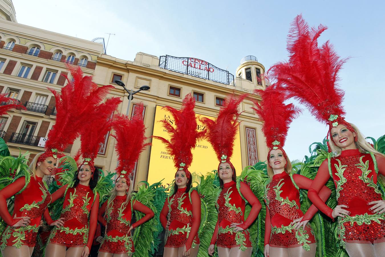 La fiesta de la provincia recorre el centro de Madrid