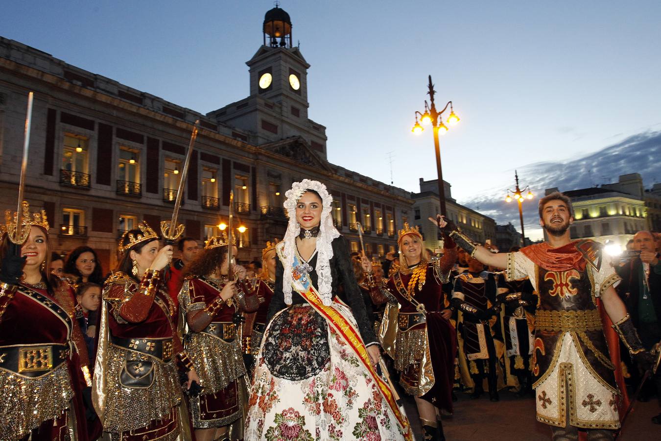 La fiesta de la provincia recorre el centro de Madrid